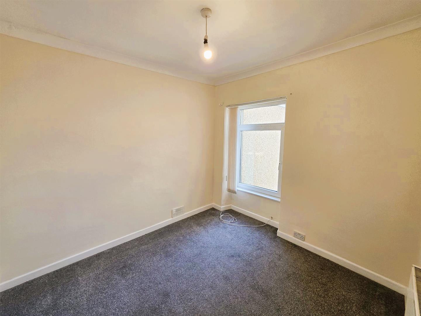 Llandafen Road, Llanelli, SA14 9BD